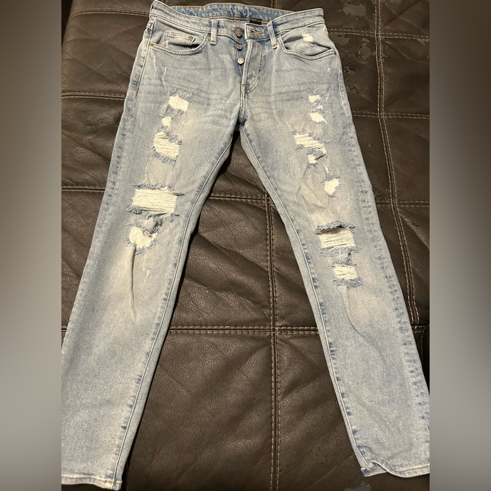 H&M Light Blue Distressed Women Jeans